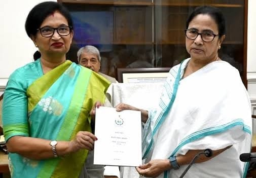 Bengal Budget 2025: রাজ্য বিধানসভায় বাজেট পেশ চন্দ্রিমার, লক্ষ্মীর ভাণ্ডার থেকে মহার্ঘভাতা, আর কি কি ? 2 Bengal Budget 2025: রাজ্য বিধানসভায় বাজেট পেশ চন্দ্রিমার, লক্ষ্মীর ভাণ্ডার থেকে মহার্ঘভাতা, আর কি কি ?
